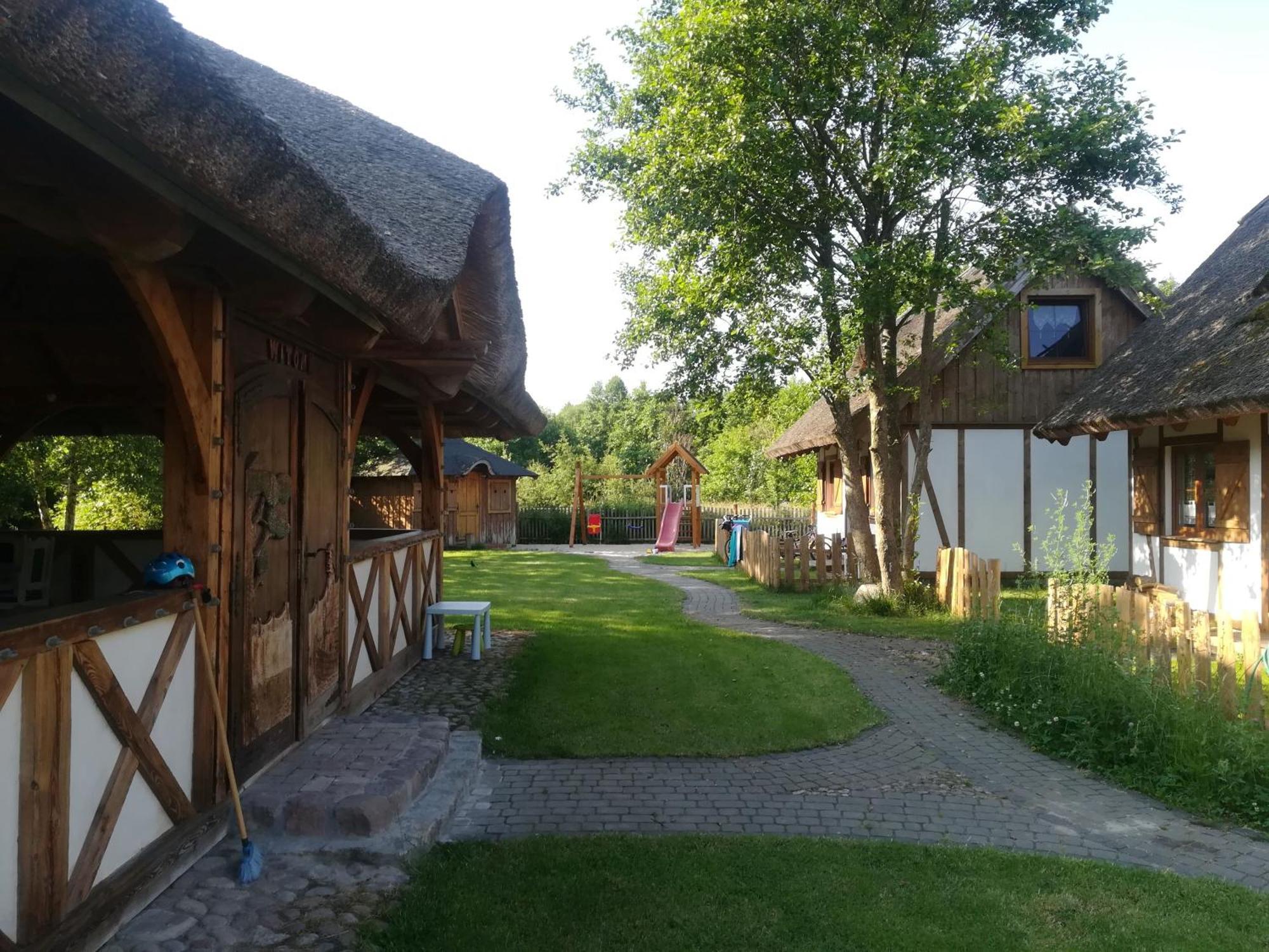 Zagroda Pod Gontem Kopalino Exteriör bild