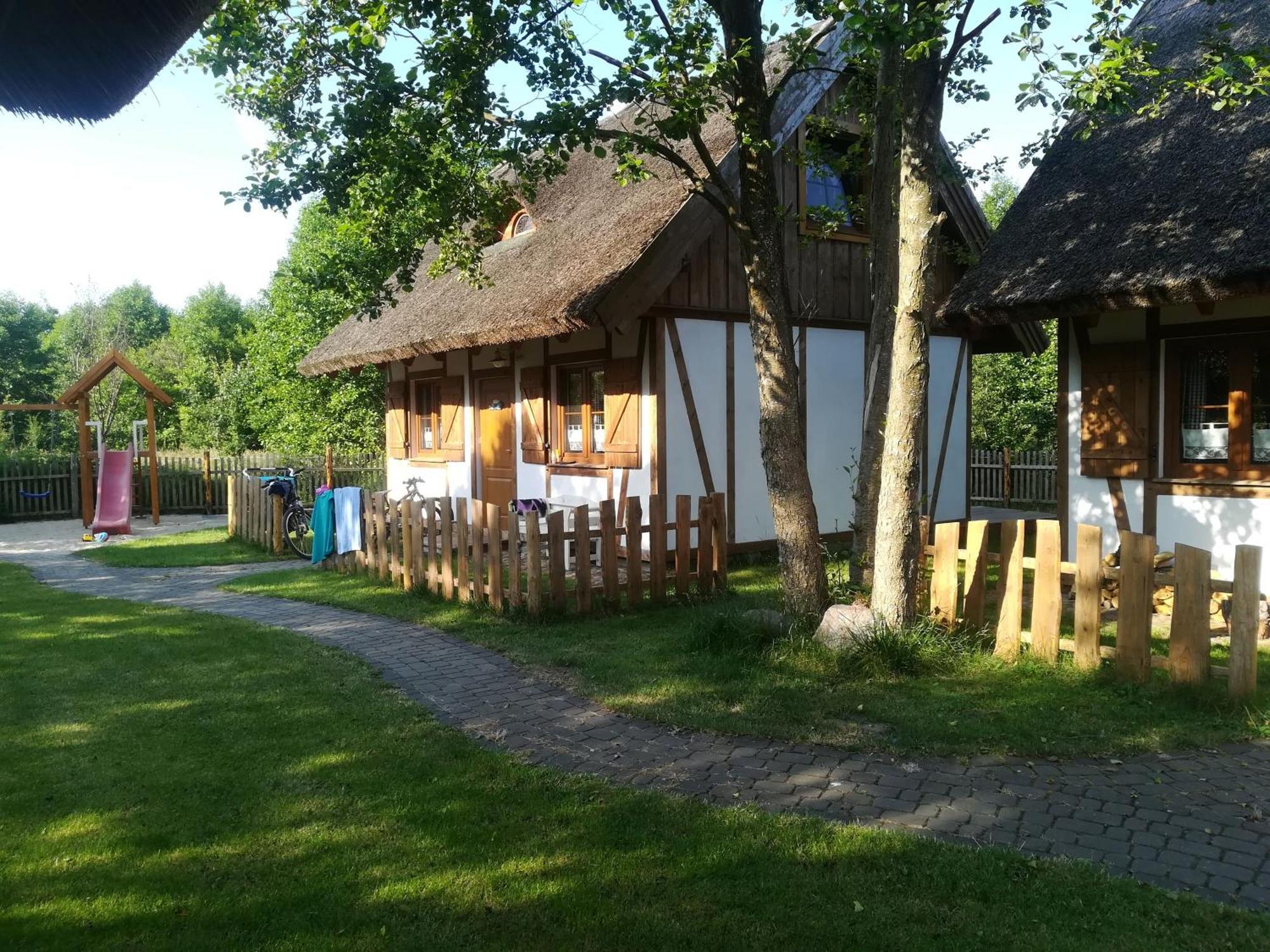 Zagroda Pod Gontem Kopalino Exteriör bild