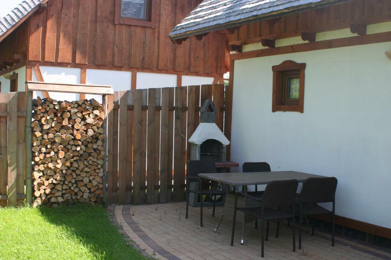 Zagroda Pod Gontem Kopalino Exteriör bild